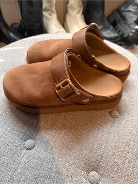 Ugg Golden star villa cliff